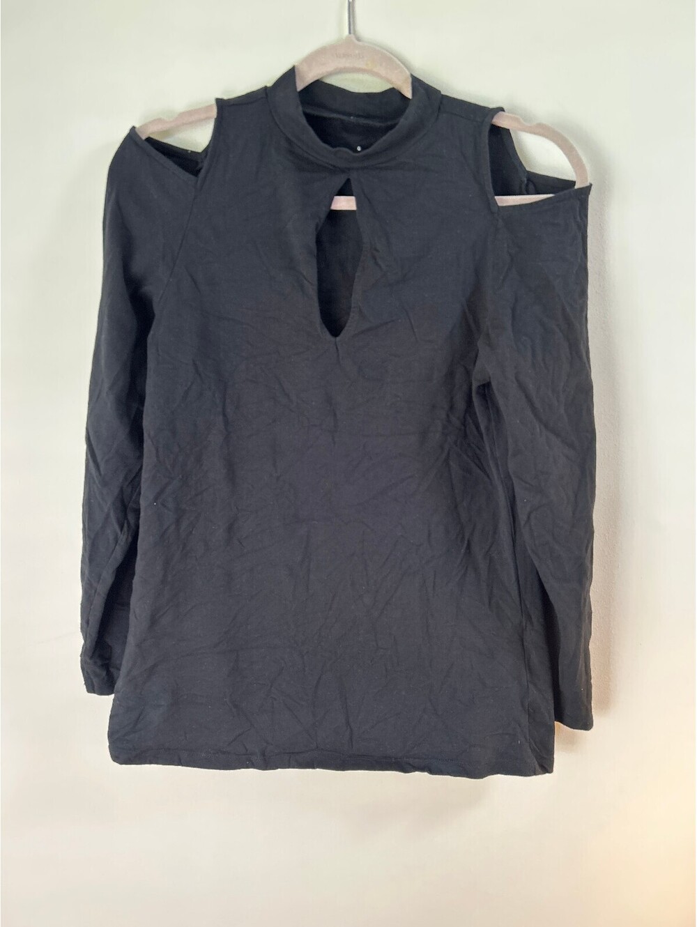 Torrid Cold Shoulder Keyhole Top Womens Size 0 Black Long Sleeve Stretch